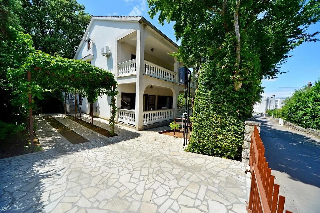 Apartments Karmelic Malinska