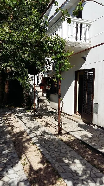 Apartments Karmelic Malinska