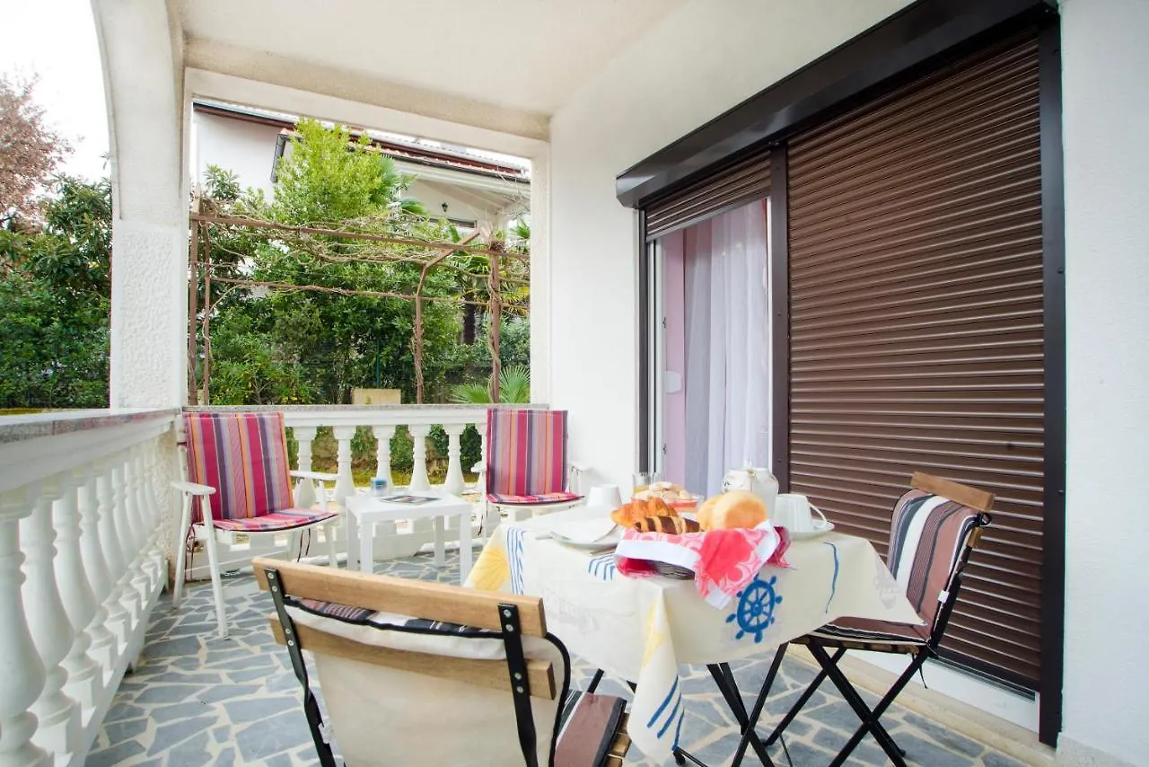 Apartments Karmelic Malinska